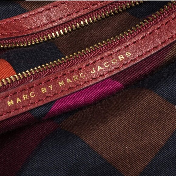 Marc Jacobs Classic Red Persimmon Q Hillier pleated Hobo Bag - Picture 7 of 7